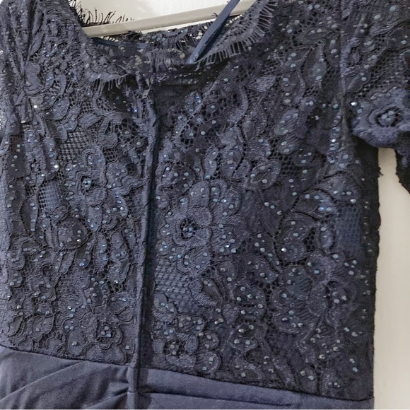 La Femme Navy Sequin Lace Bodice Mermaid Style Gown Off Shoulder Size 4 NWOT - Picture 8 of 13